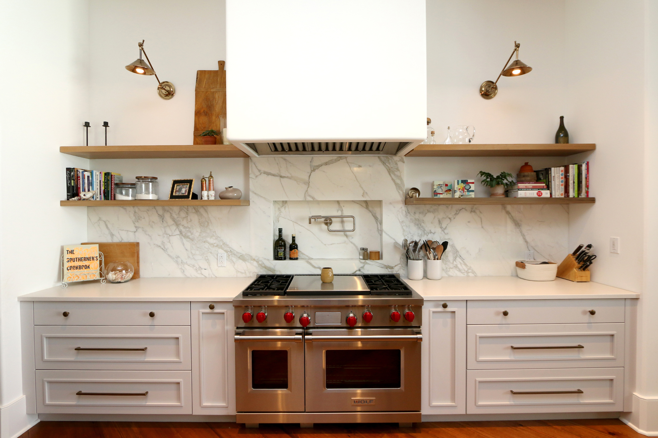 transitional style kitchen