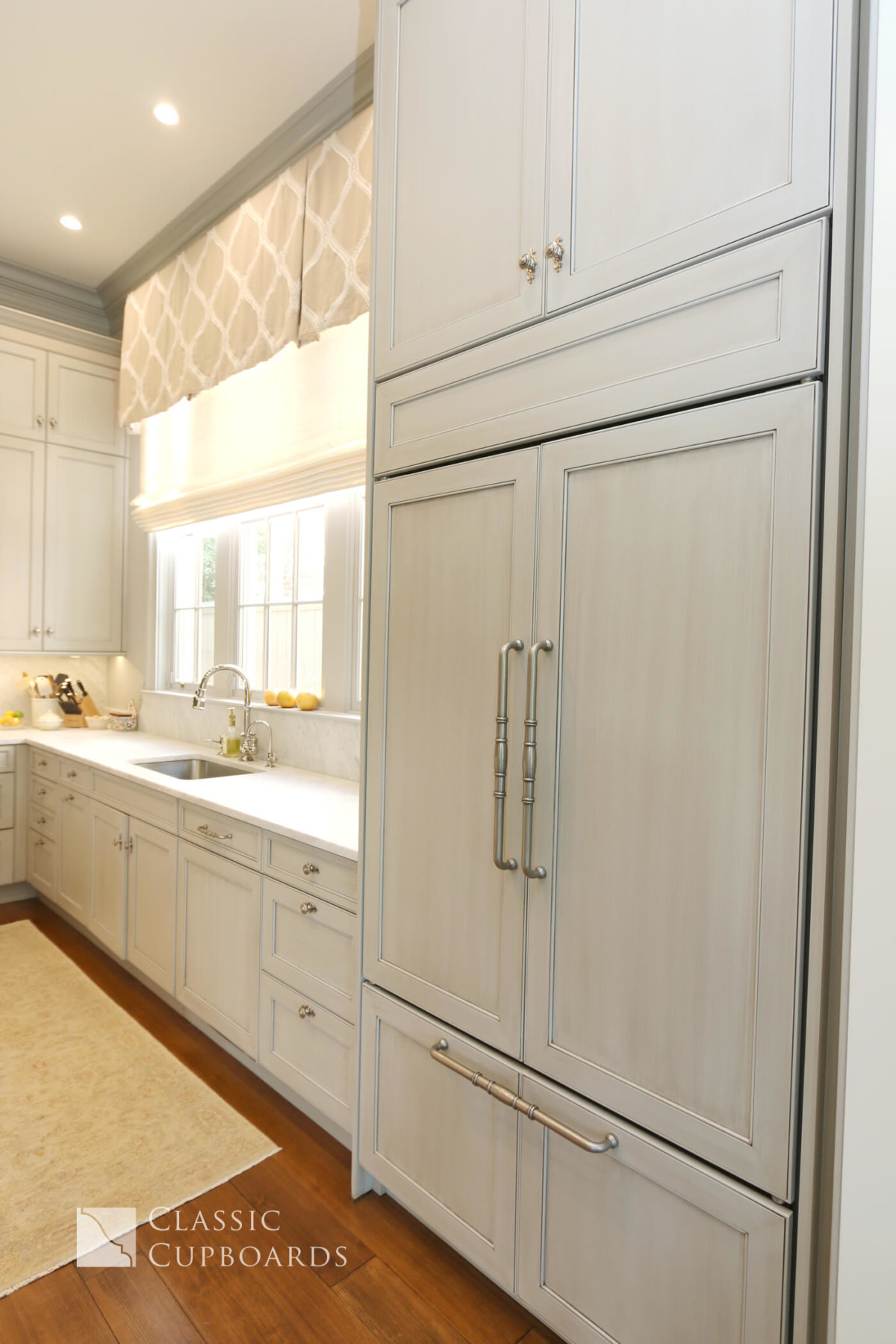 Traditional Kitchen Old Metairie Classic Cupboards