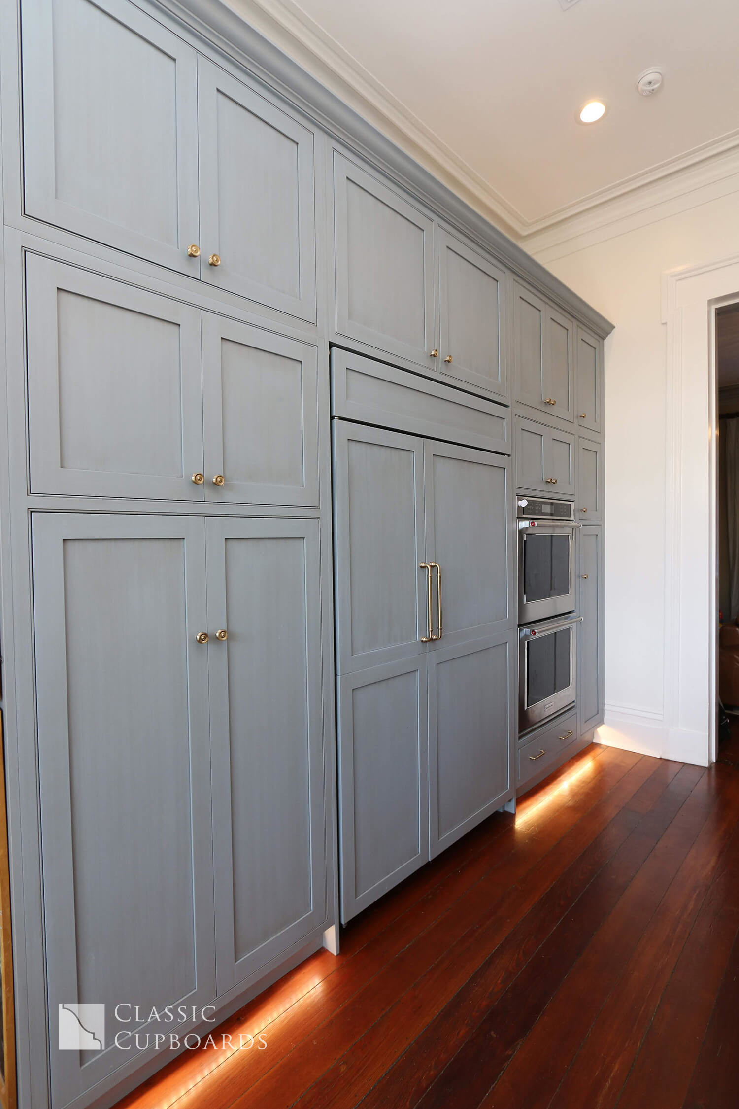 traditional kitchen cabinets