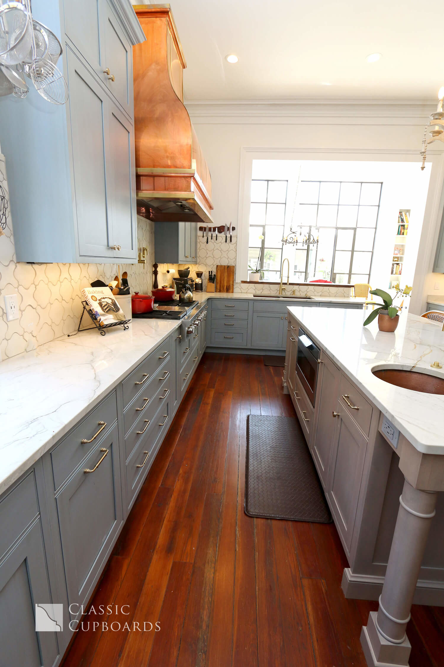 Traditional Kitchen Cabinets and Design